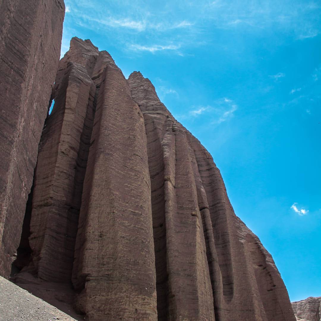 نمای بیرونی دره راگه در کرمان