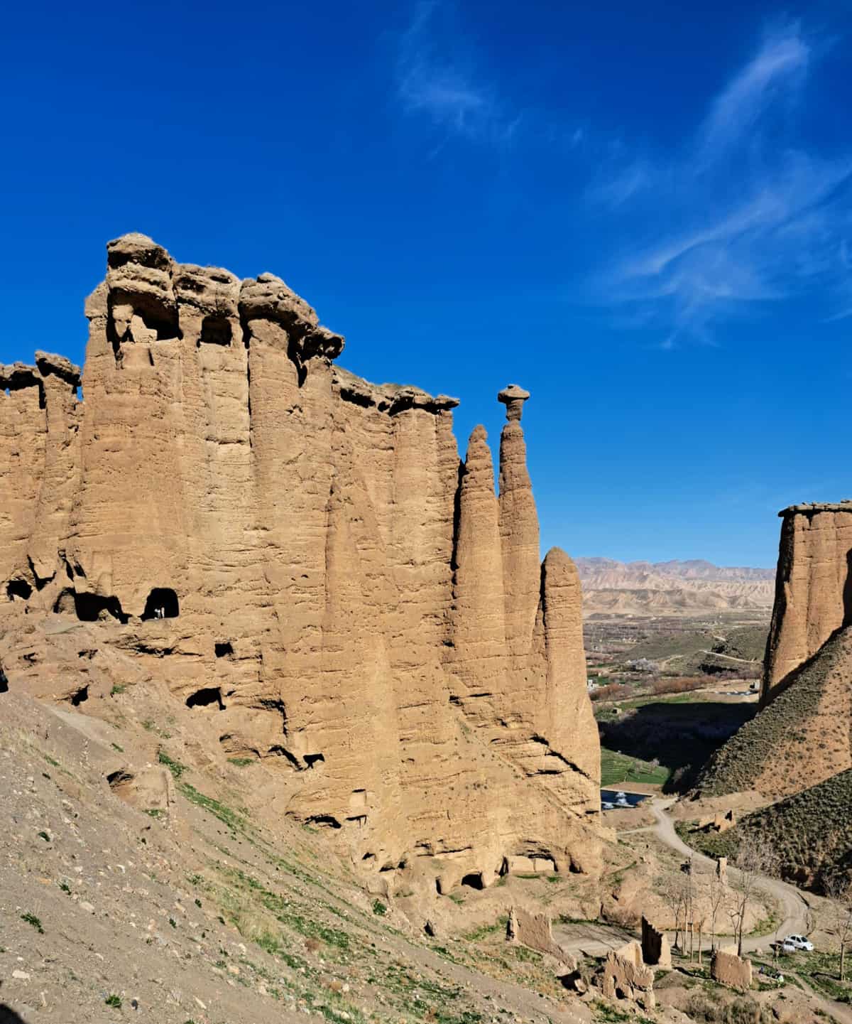 نمای بیرونی قلعه بهستان